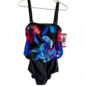 One piece swimsuit with adjustable straps